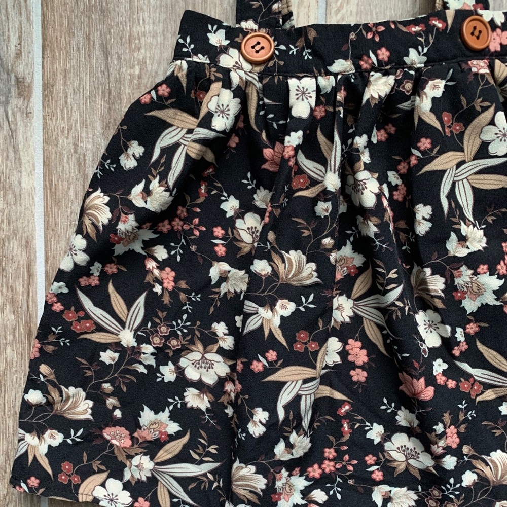 Baileys blossoms skirt size 4t and 5t - Picture 2 of 3
